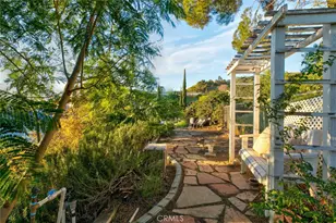 8372 Outland View Dr, Los Angeles, CA 91352 - Photo 57