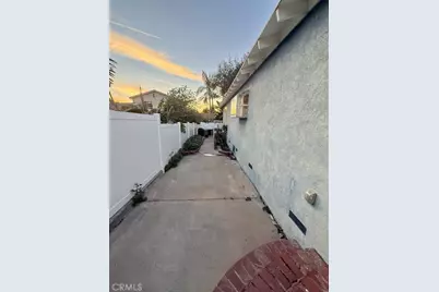 10549 Rhodesia, Sunland, CA 91040 - Photo 13