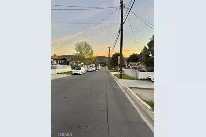 10549 Rhodesia, Sunland, CA 91040 - Photo 3