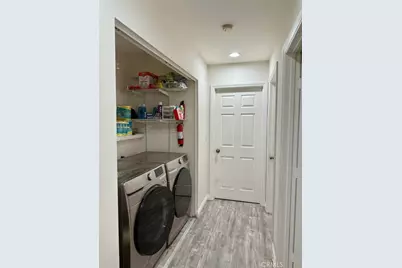 10549 Rhodesia, Sunland, CA 91040 - Photo 7