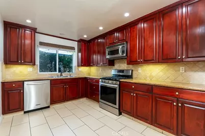 10160 Fernglen Avenue #7, Tujunga, CA 91042 - Photo 11