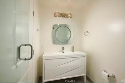 570 W Stocker, Glendale, CA 91202 - Photo 17