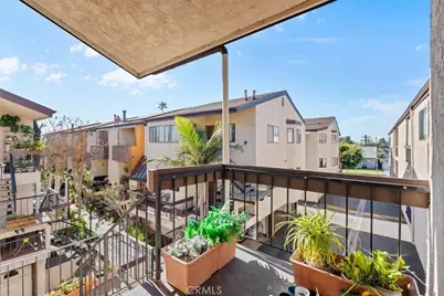 320 McHenry Road #23, Glendale, CA 91206 - Photo 3