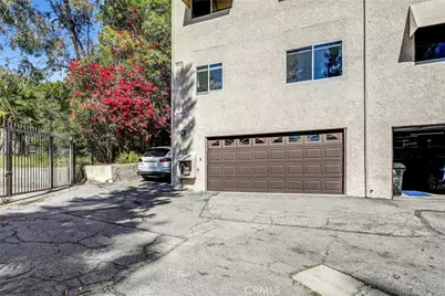 8038 Via Pompeii, Burbank, CA 91504 - Photo 27