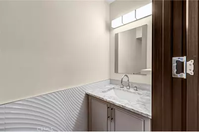 8038 Via Pompeii, Burbank, CA 91504 - Photo 15