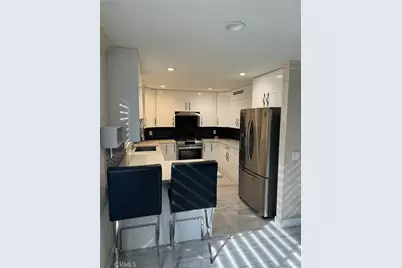 8038 Via Pompeii, Burbank, CA 91504 - Photo 3