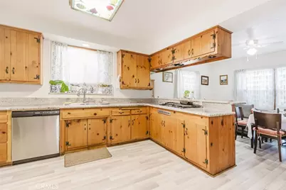 15439 Hart Street, Van Nuys, CA 91406 - Photo 5