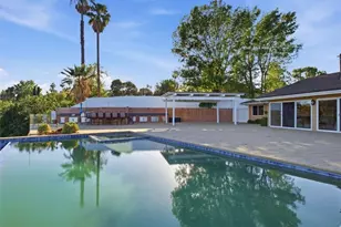 20216 Delita Dr, Woodland Hills, CA 91364 - Photo 23