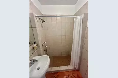 2121 James M Wood Boulevard #224, Los Angeles, CA 90006 - Photo 17