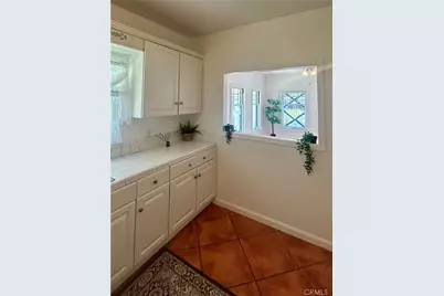 2121 James M Wood Boulevard #224, Los Angeles, CA 90006 - Photo 15