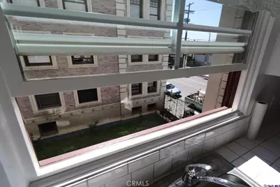 2121 James M Wood Boulevard #224, Los Angeles, CA 90006 - Photo 23