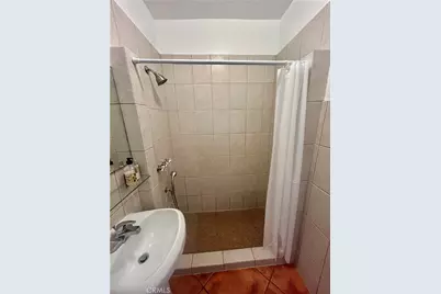 2121 James M Wood Boulevard #224, Los Angeles, CA 90006 - Photo 17