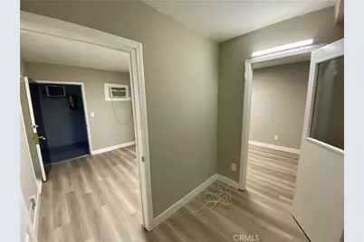 13735 Victory Boulevard #6/6A, Van Nuys, CA 91401 - Photo 7