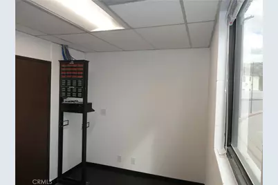 3500 N San Fernando Boulevard, Burbank, CA 91505 - Photo 19