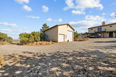 8676 Sky Line Drive, Pinon Hills, CA 92372 - Photo 39