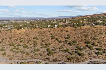 8676 Sky Line Drive, Pinon Hills, CA 92372 - Photo 51