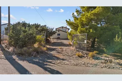 8676 Sky Line Drive, Pinon Hills, CA 92372 - Photo 5