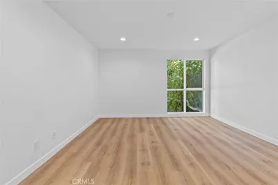 949 N Kings #215, West Hollywood, CA 90069 - Photo 35