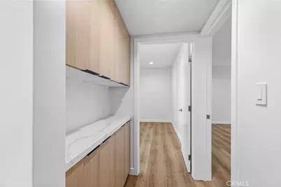 949 N Kings #215, West Hollywood, CA 90069 - Photo 29