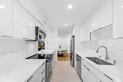 949 N Kings #215, West Hollywood, CA 90069 - Photo 19