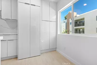 949 N Kings #215, West Hollywood, CA 90069 - Photo 21