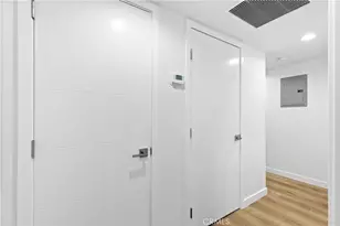 949 N Kings, West Hollywood, CA 90069 - Photo 25