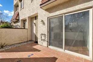 17951 River Cir, Canyon Country, CA 91387 - Photo 3