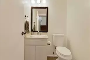 17951 River Cir, Canyon Country, CA 91387 - Photo 19