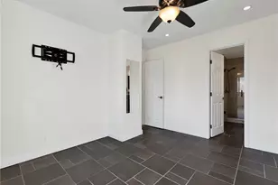 17951 River Cir, Canyon Country, CA 91387 - Photo 25