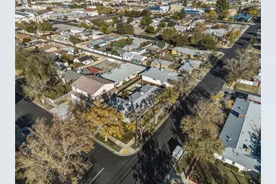 44702 Fig Avenue, Lancaster, CA 93534 - Photo 11