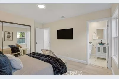 19120 Bessemer, Tarzana, CA 91335 - Photo 17