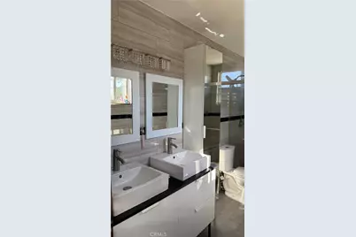 608 Hawthorne Street #E, Glendale, CA 91204 - Photo 5