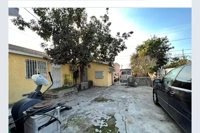 10931 Anzac, Los Angeles, CA 90059 - Photo 31