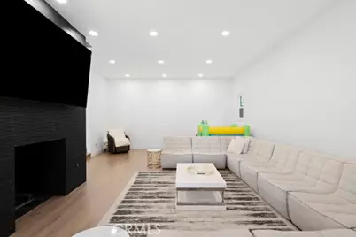 9514 Oakridge Place, Chatsworth, CA 91311 - Photo 11