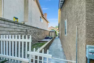 20061 Shadow Hills Ct, Saugus, CA 91390 - Photo 31