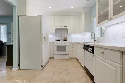 6648 Gaviota Avenue, Lake Balboa, CA 91406 - Photo 11