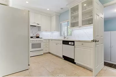 6648 Gaviota Avenue, Lake Balboa, CA 91406 - Photo 11