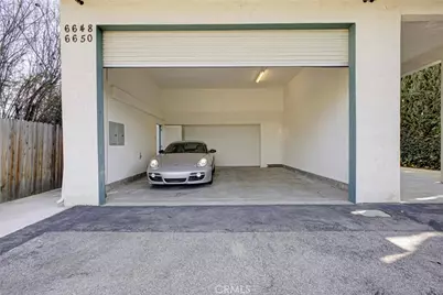 6648 Gaviota Avenue, Lake Balboa, CA 91406 - Photo 5