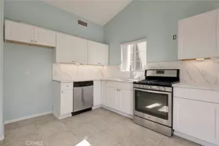 6648 Gaviota Ave, Lake Balboa, CA 91406 - Photo 27