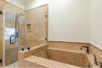 10604 Valley Spring Lane #105, Toluca Lake, CA 91602 - Photo 13