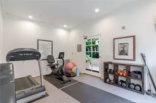 10604 Valley Spring Ln, Toluca Lake, CA 91602 - Photo 17
