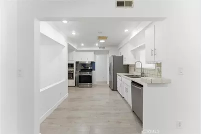 8443 Remmet, Canoga Park, CA 91304 - Photo 15