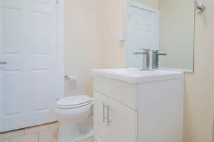 1805 W 35th St, Los Angeles, CA 90018 - Photo 15