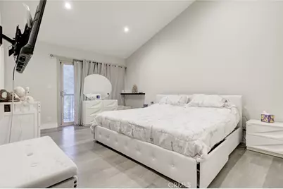 1881 Alpha Rd #17, Glendale, CA 91208 - Photo 17