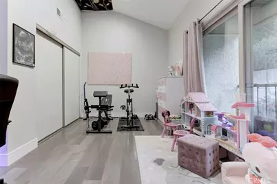 1881 Alpha Rd #17, Glendale, CA 91208 - Photo 21