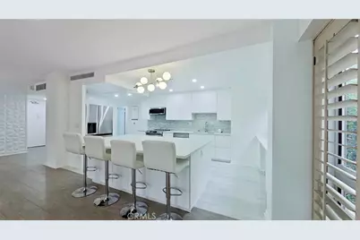 10450 Wilshire Boulevard #2A, Los Angeles, CA 90024 - Photo 9