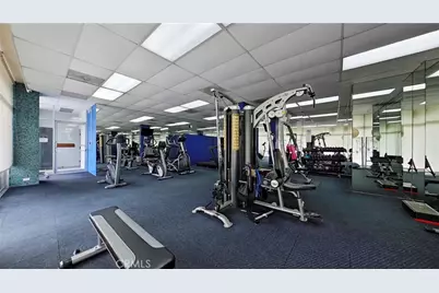 10450 Wilshire Boulevard #2A, Los Angeles, CA 90024 - Photo 23