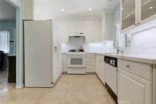 6648 Gaviota Ave, Lake Balboa, CA 91406 - Photo 13