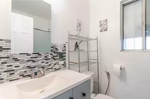 7230 Case Ave, Los Angeles, CA 91352 - Photo 21