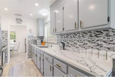 7230 Case Avenue, Los Angeles, CA 91352 - Photo 11